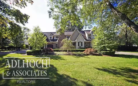 191 Lothrop, Grosse Pointe Farms, MI 48236 photo 1