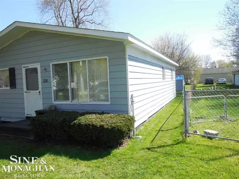 6067 Saint Pierre, Algonac, MI 48001 photo 2