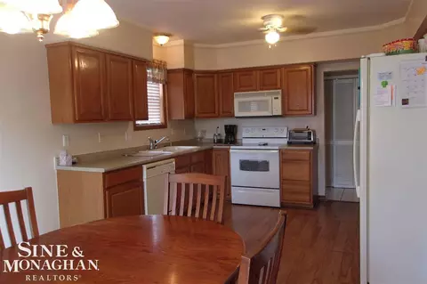 165 Kenyon, Algonac, MI 48001 photo 18