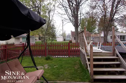 165 Kenyon, Algonac, MI 48001 photo 4