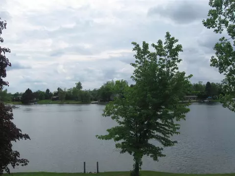4868 Apache, Owosso, MI 48867 photo 2