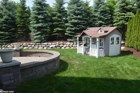 1102 Jefferson, Troy, MI 48084 photo 6