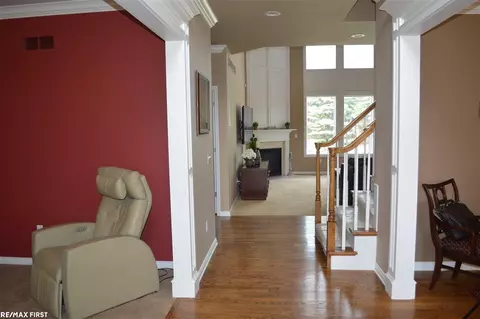 1102 Jefferson, Troy, MI 48084 photo 9