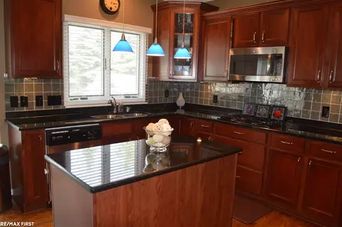1102 Jefferson, Troy, MI 48084 photo 13