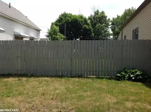 1958 Edwin, Hamtramck, MI 48212 photo 7