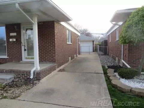 24505 Ridgecroft, Eastpointe, MI 48021 photo 3