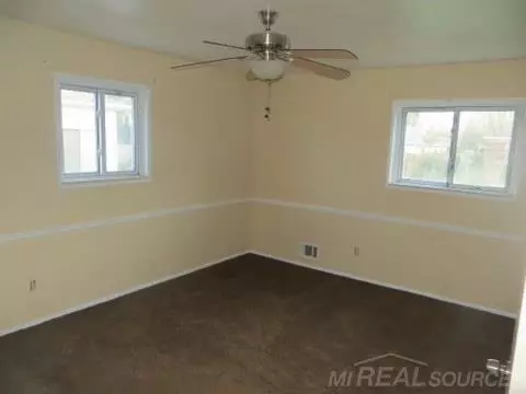 24505 Ridgecroft, Eastpointe, MI 48021 photo 10