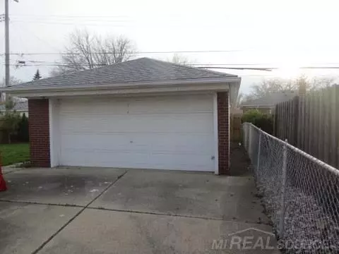 24505 Ridgecroft, Eastpointe, MI 48021 photo 4