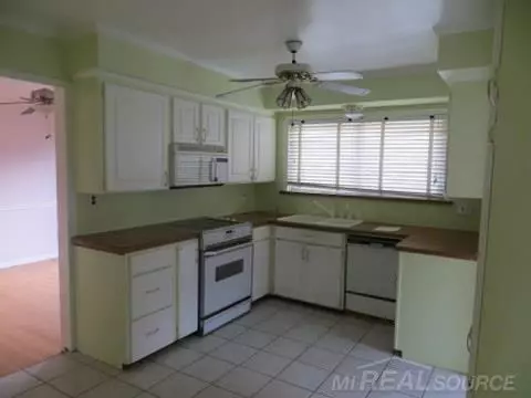 24505 Ridgecroft, Eastpointe, MI 48021 photo 8