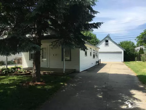 336 Massoit, Clawson, MI 48017 photo 2