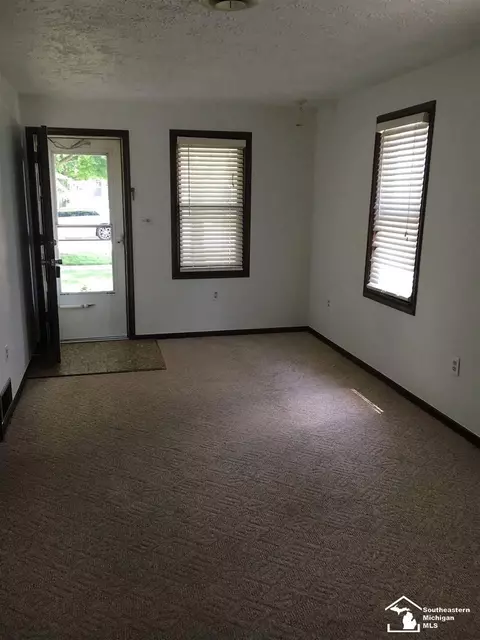 336 Massoit, Clawson, MI 48017 photo 11