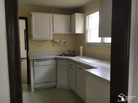 336 Massoit, Clawson, MI 48017 photo 5