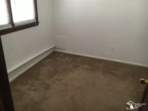 336 Massoit, Clawson, MI 48017 photo 4