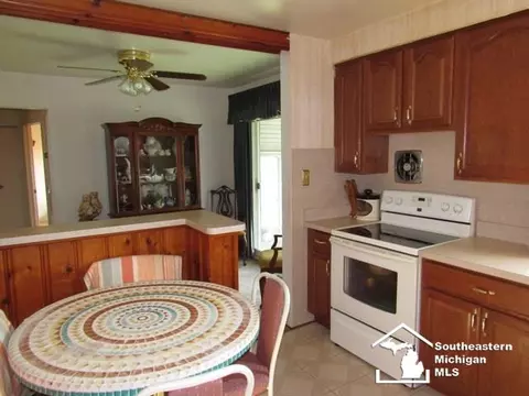 8967 Pardee, Taylor, MI 48180 photo 4