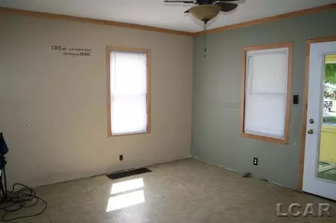 512 E Trl, Jackson, MI 49201 photo 4