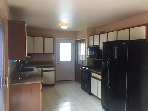40015 Eagle, Sterling Heights, MI 48310 photo 5