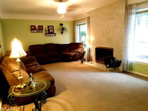 23372 Teppert, Eastpointe, MI 48021 photo 3