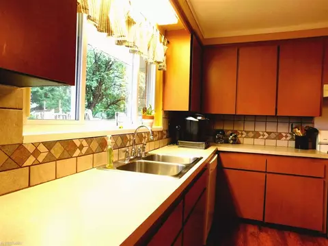 23372 Teppert, Eastpointe, MI 48021 photo 9