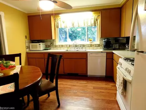 23372 Teppert, Eastpointe, MI 48021 photo 8