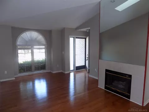46287 Imperial, Macomb, MI 48044 photo 3