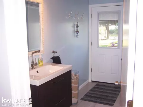 28075 E Duluth, Harrison Township, MI 48045 photo 36