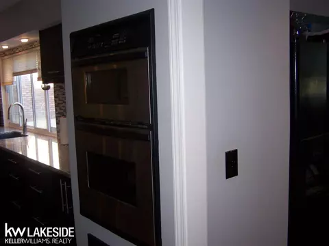 28075 E Duluth, Harrison Township, MI 48045 photo 23