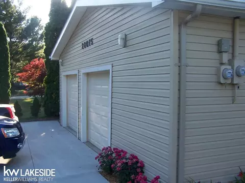 28075 E Duluth, Harrison Township, MI 48045 photo 6