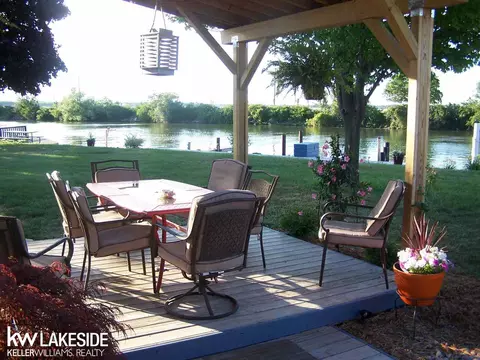 28075 E Duluth, Harrison Township, MI 48045 photo 14