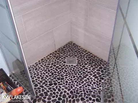 28075 E Duluth, Harrison Township, MI 48045 photo 38
