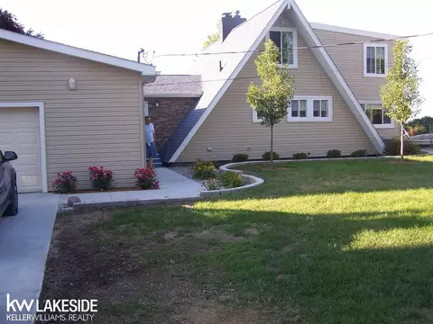 28075 E Duluth, Harrison Township, MI 48045 photo 2
