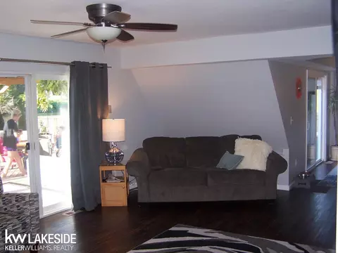 28075 E Duluth, Harrison Township, MI 48045 photo 32