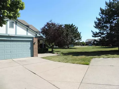 15490 Roxbury, Macomb, MI 48044 photo 4