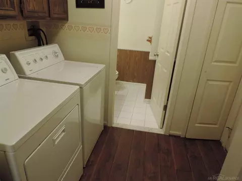 15490 Roxbury, Macomb, MI 48044 photo 17