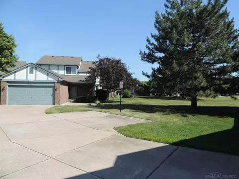 15490 Roxbury, Macomb, MI 48044 photo 2
