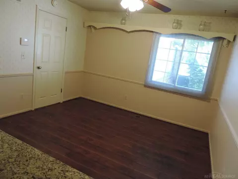 15490 Roxbury, Macomb, MI 48044 photo 14