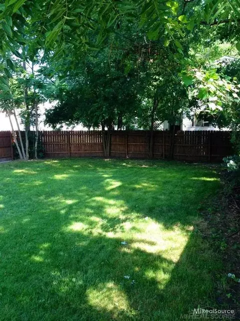 209 Walper, Clawson, MI 48017 photo 7