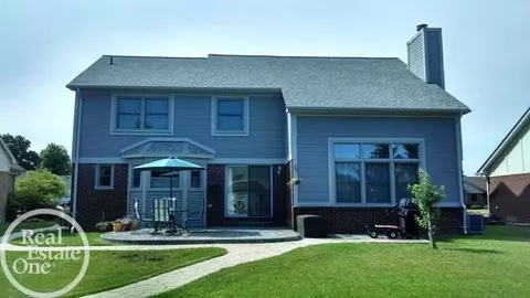 20115 Balmoral, Macomb, MI 48044 photo 2