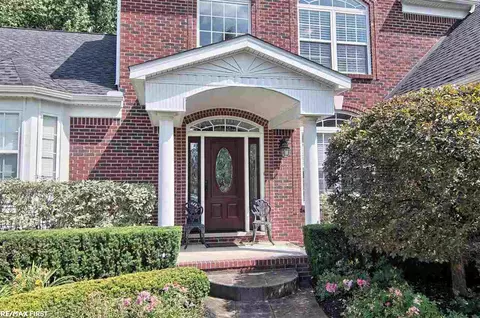 47609 Bucci Ct, Macomb, MI 48044 photo 2