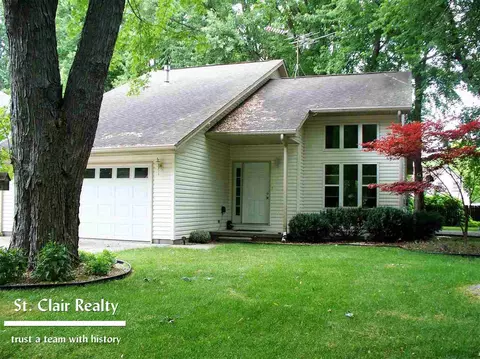 798 Townsend Cresent E, Algonac, MI 48001 photo 1