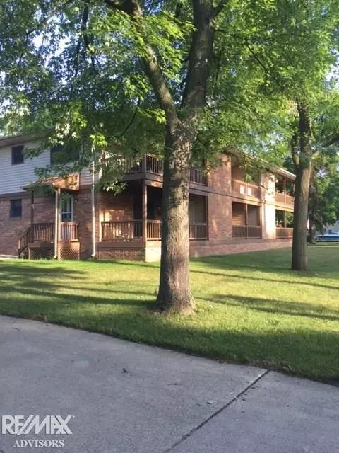 662 N Third, Saint Clair, MI 48079 photo 3