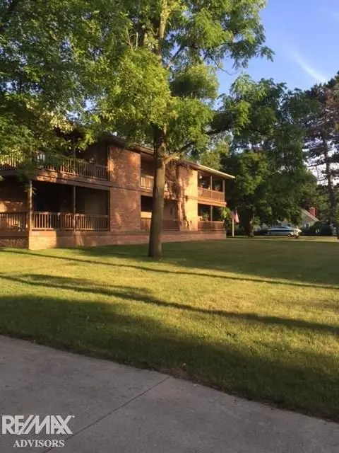 662 N Third, Saint Clair, MI 48079 photo 2