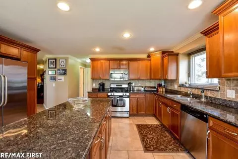 20567 St Martins, Macomb, MI 48044 photo 11
