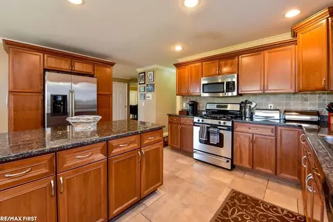 20567 St Martins, Macomb, MI 48044 photo 10