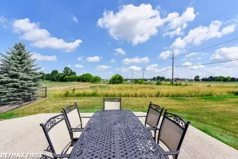 20567 St Martins, Macomb, MI 48044 photo 5