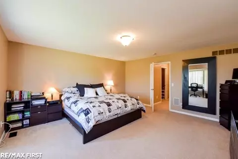 20567 St Martins, Macomb, MI 48044 photo 23