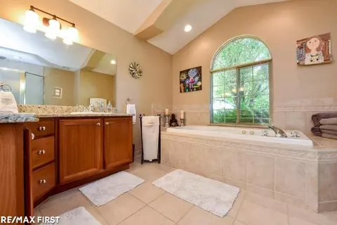 20567 St Martins, Macomb, MI 48044 photo 19
