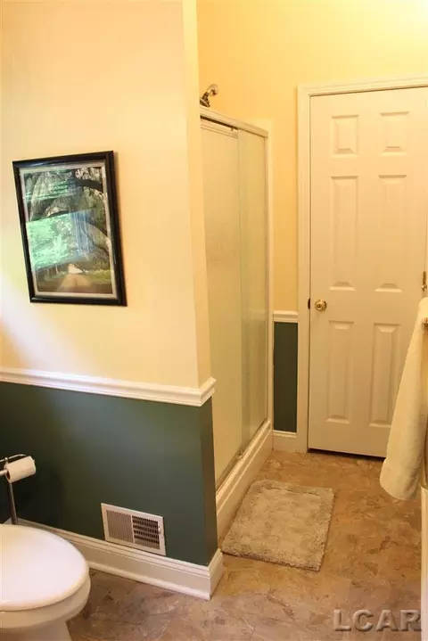 910 Comstock, Adrian, MI 49221 photo 27