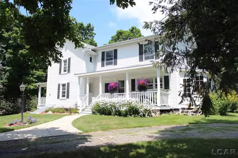 910 Comstock, Adrian, MI 49221 photo 2