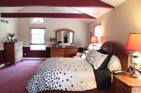 910 Comstock, Adrian, MI 49221 photo 24