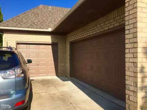 48708 Fairmont, Macomb, MI 48044 photo 2